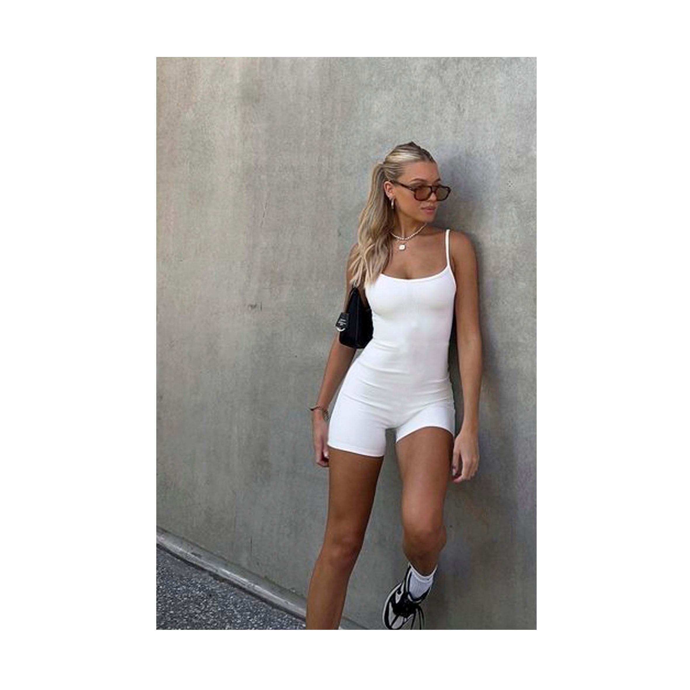 Enterito short con tirantes