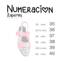 Zapato Horma en Punta Correas Tachas Piramides Cuero Blanco