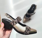 Zapato Horma en Punta Cuero Dorado Correas Animal Print